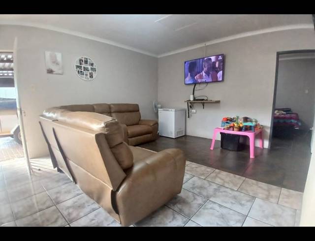 4 BEDROOM HOUSE FOR SALE IN GENL ALBERTS PARK